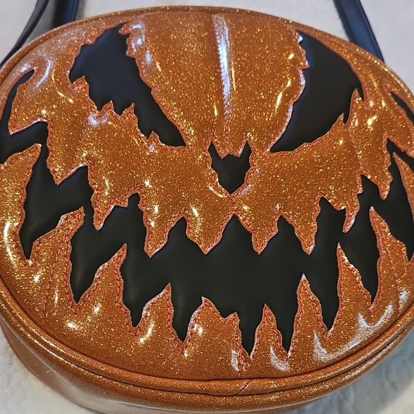 Pain & Stitches Pumpkin Bat Crossbody Bag - Picture 2 of 8
